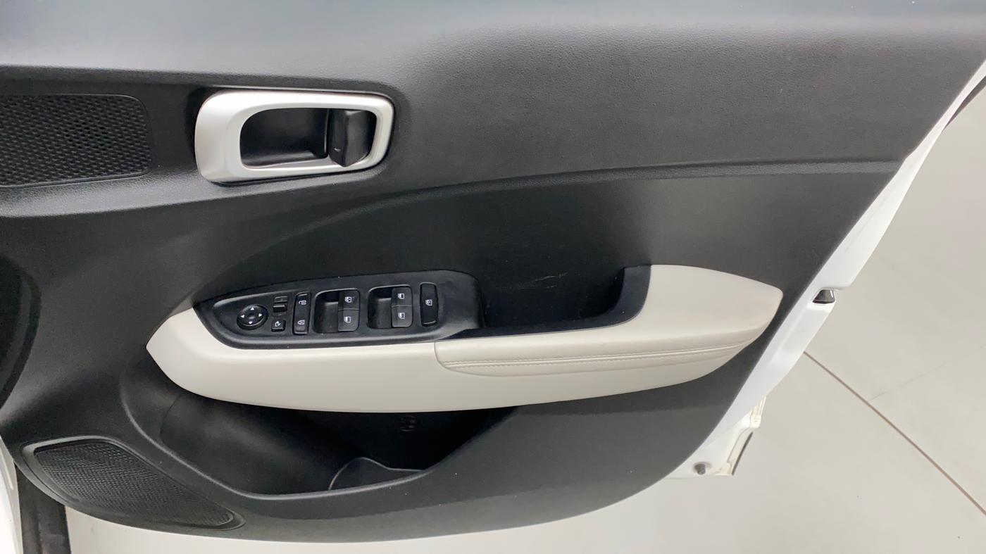 2022 Hyundai VENUE SX 1.0 (O) TURBO IMT, Petrol, Manual, 21,422 km, Driver Side Door Panels Control