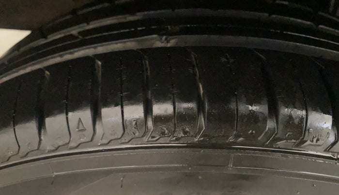 2022 Renault TRIBER RXZ AMT, Petrol, Automatic, 11,713 km, Right Rear Tyre Tread