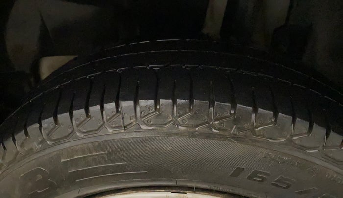 2019 Maruti Swift LXI, Petrol, Manual, 79,699 km, Left Rear Tyre Tread