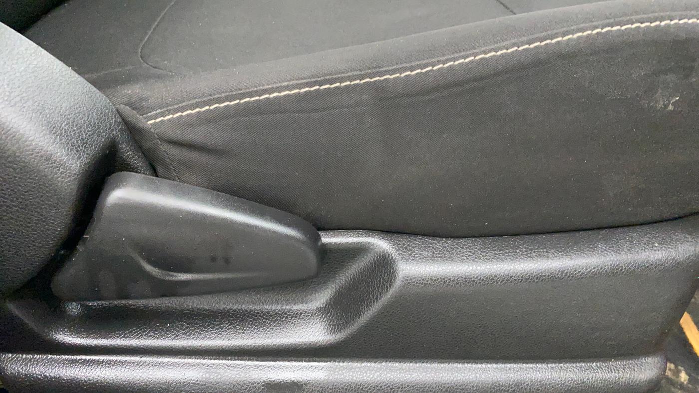 2020 Renault Kwid RXL, Petrol, Manual, 19,912 km, Driver Side Adjustment Panel