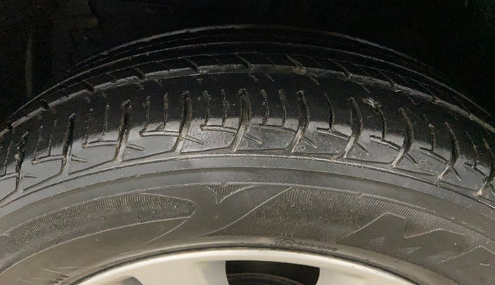 2018 Maruti Ertiga ZXI, Petrol, Manual, 27,315 km, Left Front Tyre Tread