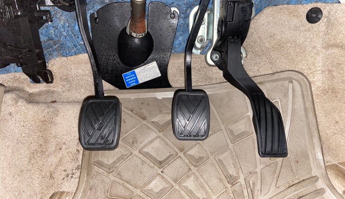 2018 Maruti Ertiga ZXI, Petrol, Manual, 27,315 km, Pedals