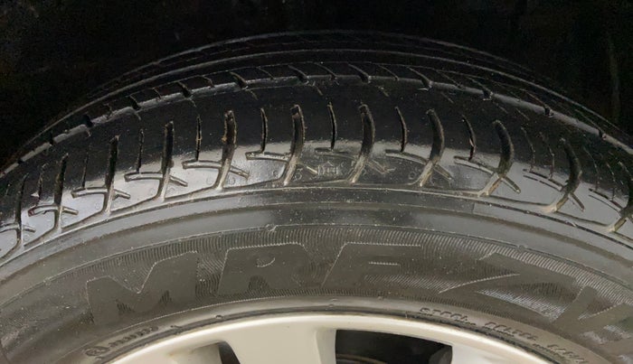 2018 Maruti Ertiga ZXI, Petrol, Manual, 27,315 km, Right Front Tyre Tread