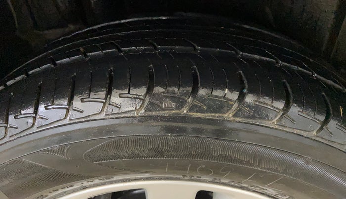 2018 Maruti Ertiga ZXI, Petrol, Manual, 27,315 km, Right Rear Tyre Tread