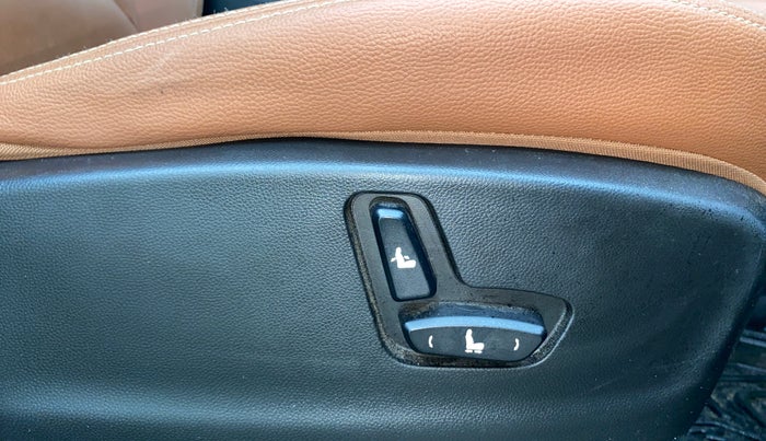 2022 MG HECTOR PLUS SHARP 1.5 PETROL TURBO CVT 6-STR, Petrol, Automatic, 30,830 km, Driver Side Adjustment Panel