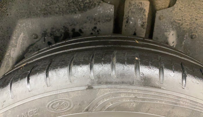 2022 MG HECTOR PLUS SHARP 1.5 PETROL TURBO CVT 6-STR, Petrol, Automatic, 30,830 km, Left Rear Tyre Tread