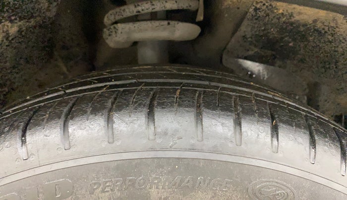 2022 MG HECTOR PLUS SHARP 1.5 PETROL TURBO CVT 6-STR, Petrol, Automatic, 30,830 km, Right Front Tyre Tread