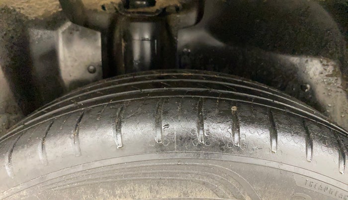 2022 MG HECTOR PLUS SHARP 1.5 PETROL TURBO CVT 6-STR, Petrol, Automatic, 30,830 km, Right Rear Tyre Tread