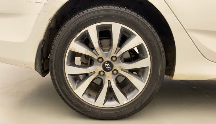 2014 Hyundai Verna FLUIDIC 1.6 CRDI SX, Diesel, Manual, 67,344 km, Right Rear Wheel