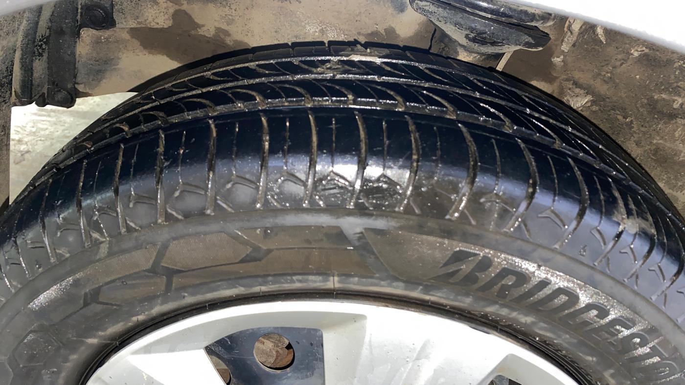 2017 Maruti Wagon R 1.0 VXI, Petrol, Manual, 46,655 km, Left Front Tyre Tread