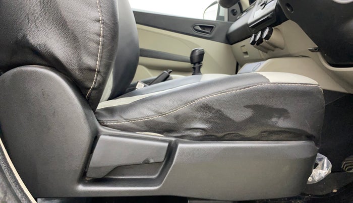 2020 Renault TRIBER RXL MT, Petrol, Manual, 9,069 km, Driver Side Adjustment Panel