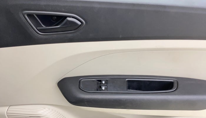 2020 Renault TRIBER RXL MT, Petrol, Manual, 9,069 km, Driver Side Door Panels Control