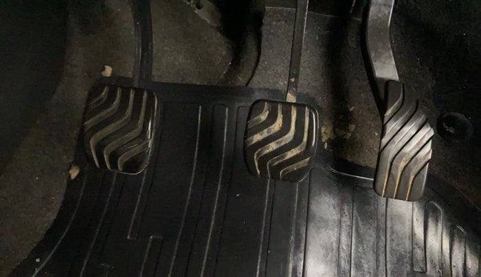 2020 Renault TRIBER RXL MT, Petrol, Manual, 9,069 km, Pedals