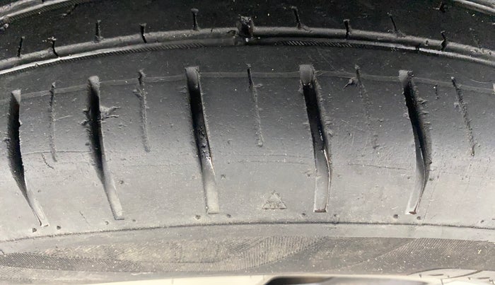 2022 Tata PUNCH CREATIVE  MT, Petrol, Manual, 28,283 km, Left Front Tyre Tread