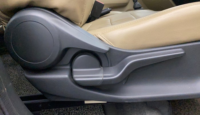 2018 Honda Amaze 1.2L I-VTEC V, Petrol, Manual, 39,100 km, Driver Side Adjustment Panel