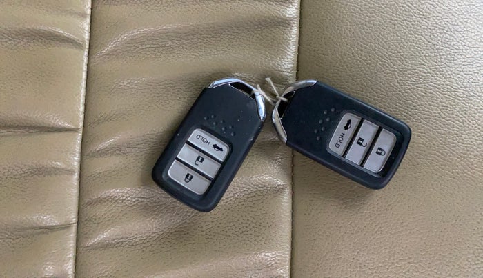 2018 Honda Amaze 1.2L I-VTEC V, Petrol, Manual, 39,100 km, Key Close Up