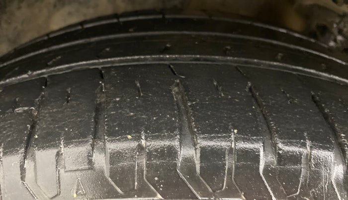 2017 Hyundai Verna 1.6 SX VTVT AT (O), Petrol, Automatic, 42,005 km, Left Front Tyre Tread