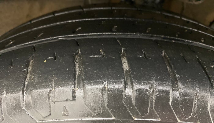 2017 Hyundai Verna 1.6 SX VTVT AT (O), Petrol, Automatic, 42,005 km, Right Front Tyre Tread