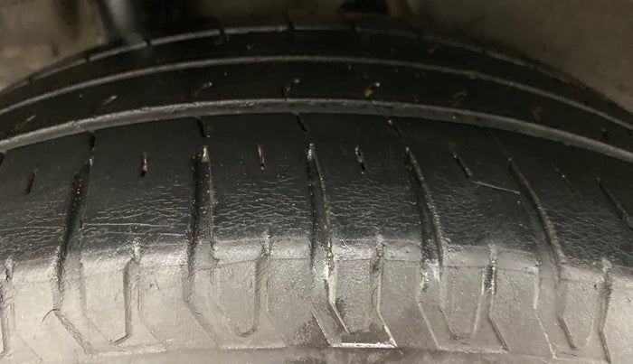 2017 Hyundai Verna 1.6 SX VTVT AT (O), Petrol, Automatic, 42,005 km, Left Rear Tyre Tread