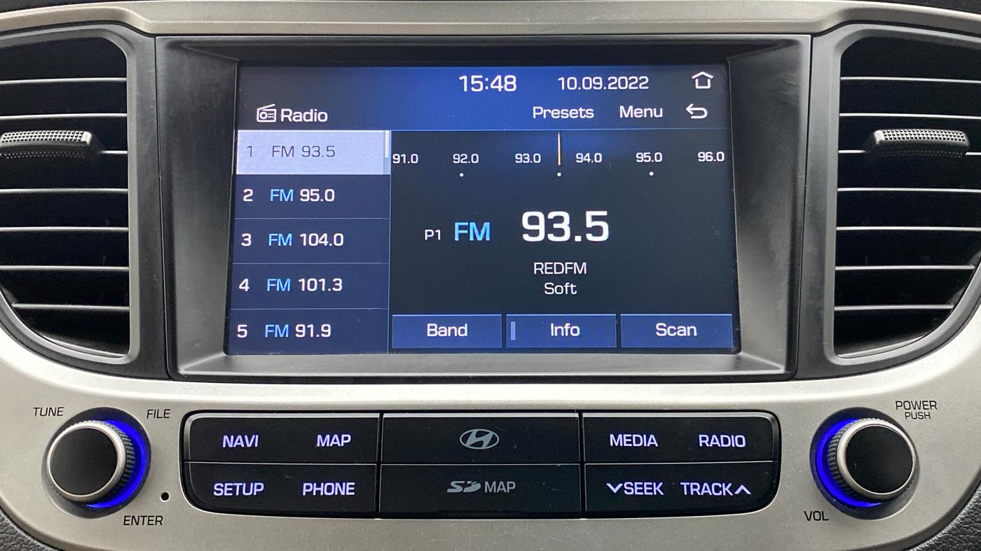 2017 Hyundai Verna 1.6 SX VTVT AT (O), Petrol, Automatic, 42,005 km, Infotainment System