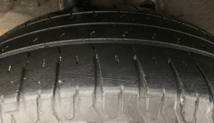 2017 Hyundai Verna 1.6 SX VTVT AT (O), Petrol, Automatic, 42,005 km, Right Rear Tyre Tread