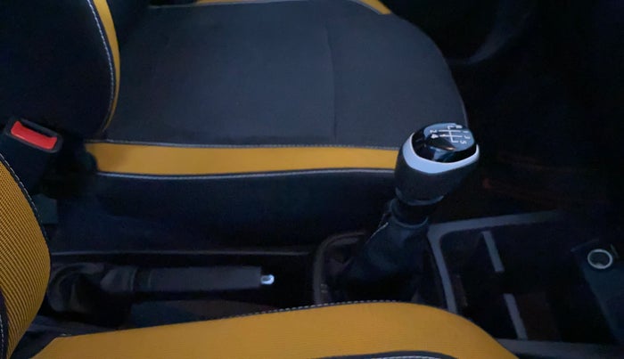 2023 Renault Kwid CLIMBER MT 1.0, Petrol, Manual, 7,406 km, Gear Lever
