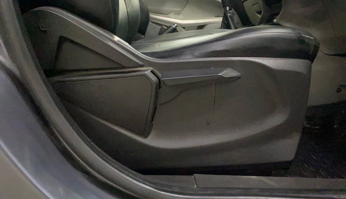 2017 Ford Ecosport TITANIUM 1.5L DIESEL, Diesel, Manual, 95,057 km, Driver Side Adjustment Panel