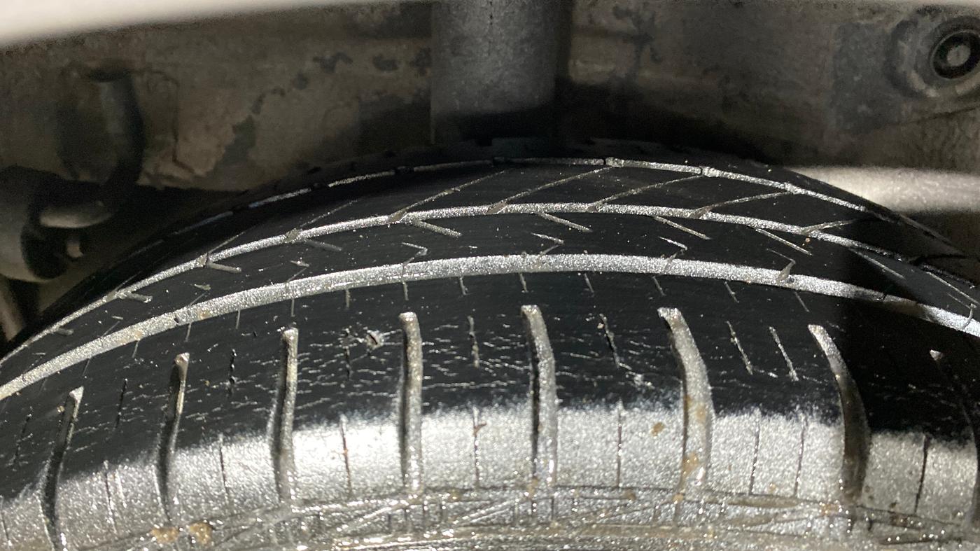 2014 Maruti Celerio VXI, Petrol, Manual, 82,230 km, Right Rear Tyre Tread