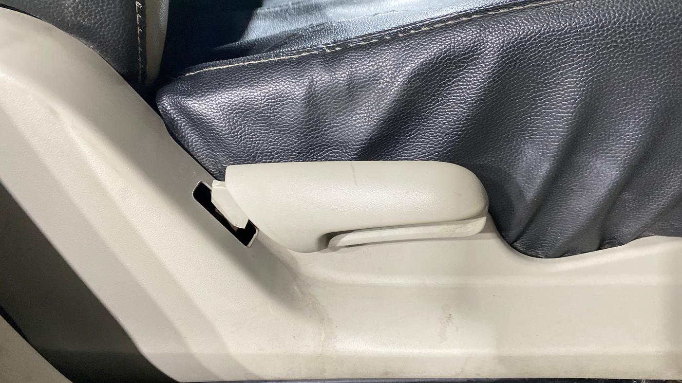 2014 Maruti Celerio VXI, Petrol, Manual, 82,230 km, Driver Side Adjustment Panel