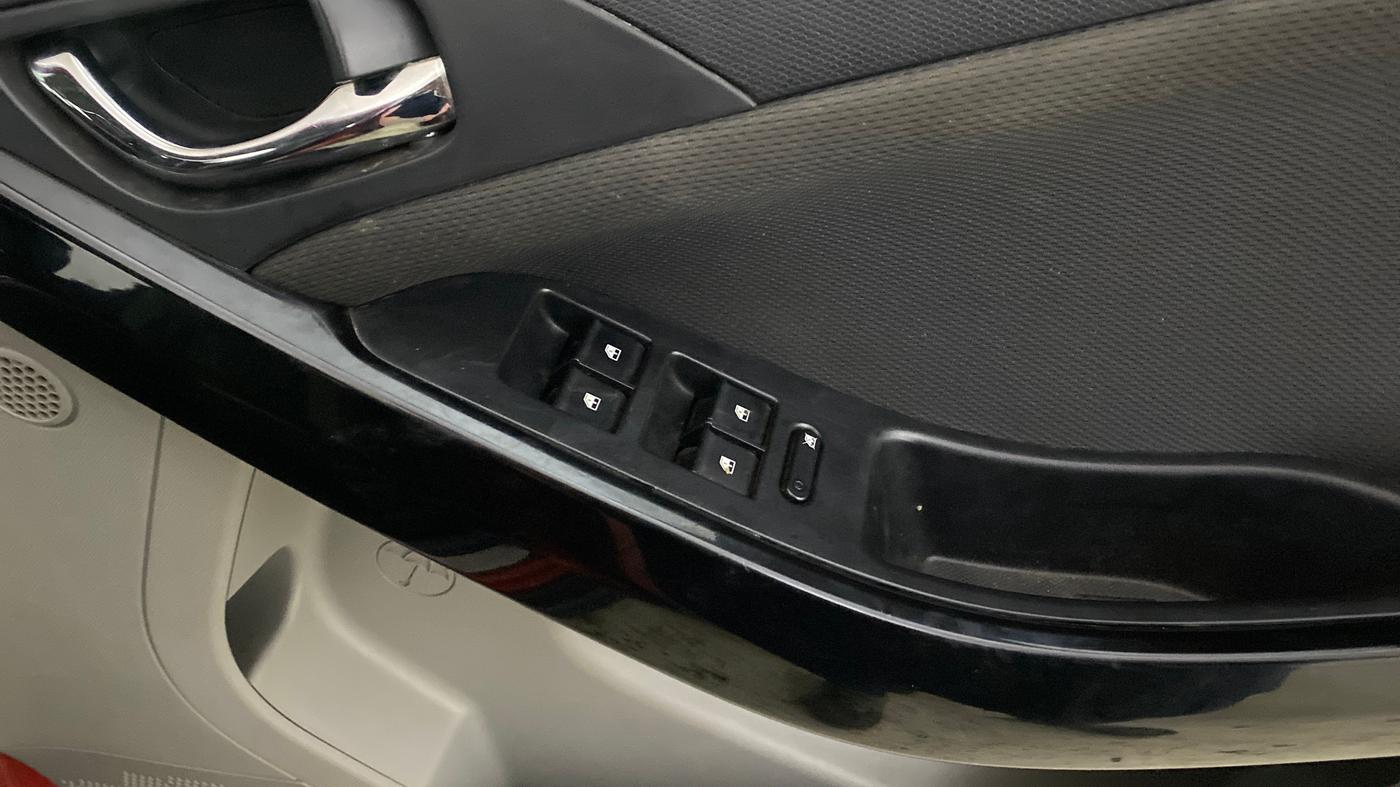 2019 Tata NEXON XZA PLUS PETROL, Petrol, Automatic, 34,173 km, Driver Side Door Panels Control