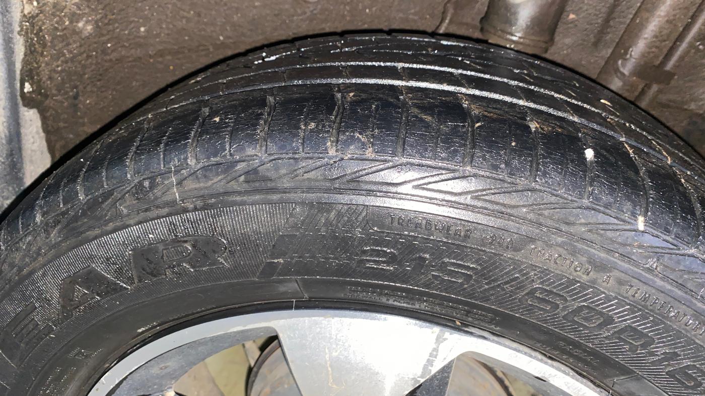 2019 Tata NEXON XZA PLUS PETROL, Petrol, Automatic, 34,173 km, Left Rear Tyre Tread