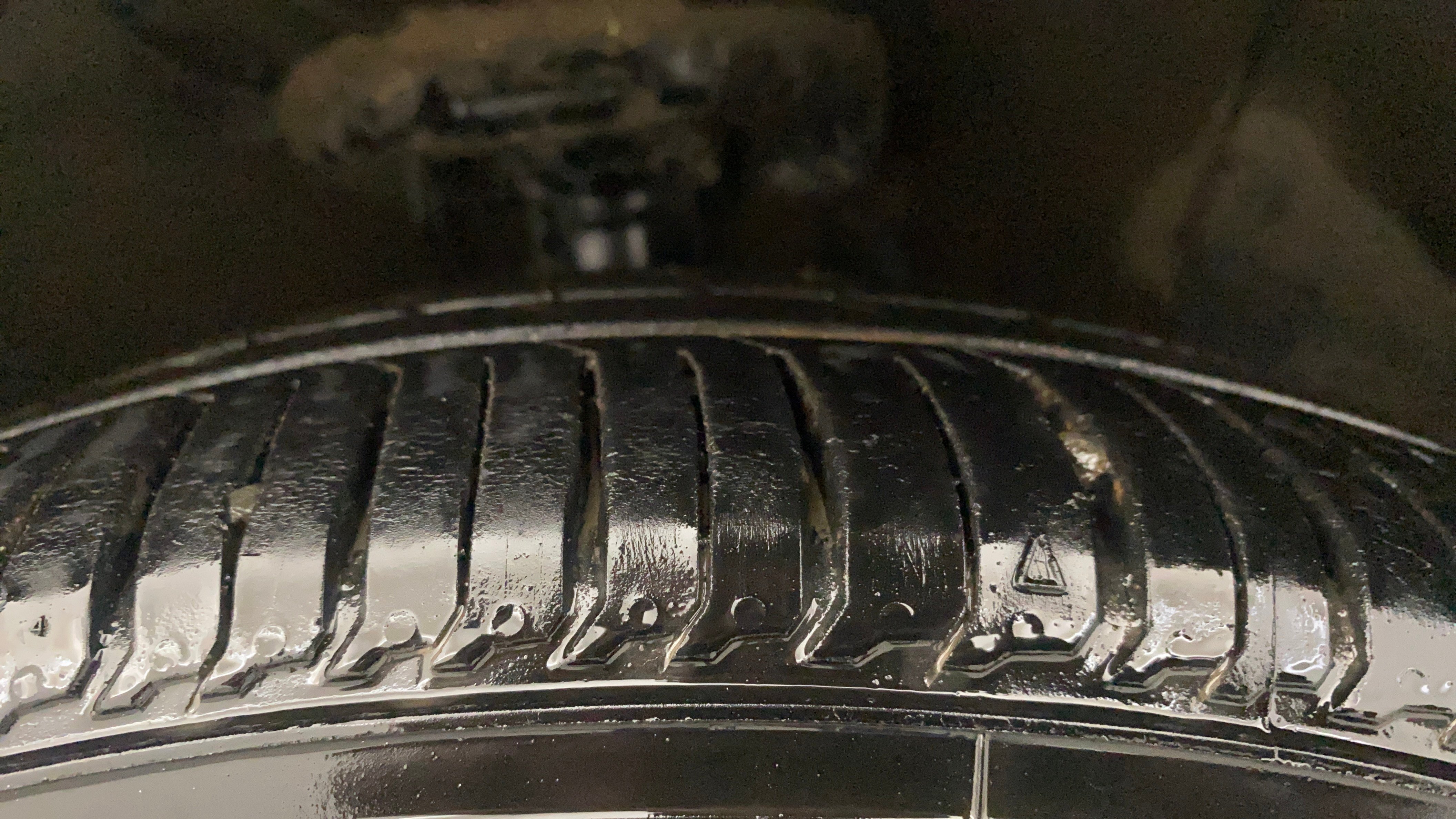 camera-Right-Front-Tyre-Tread