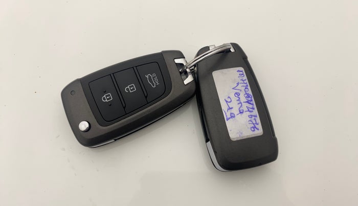 2018 Hyundai Verna 1.4 EX PETROL, Petrol, Manual, 53,546 km, Key Close Up