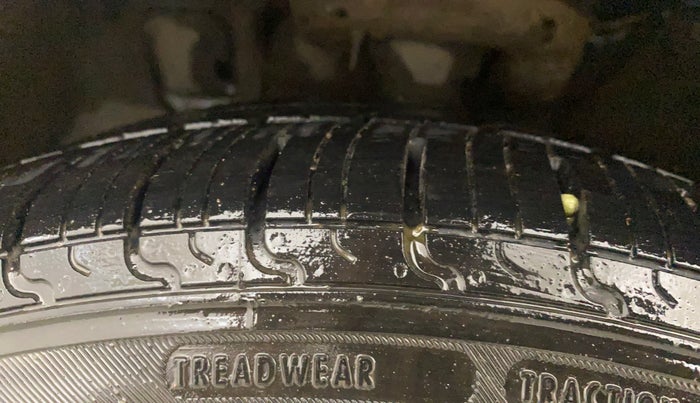 2018 Hyundai Verna 1.4 EX PETROL, Petrol, Manual, 53,546 km, Left Front Tyre Tread
