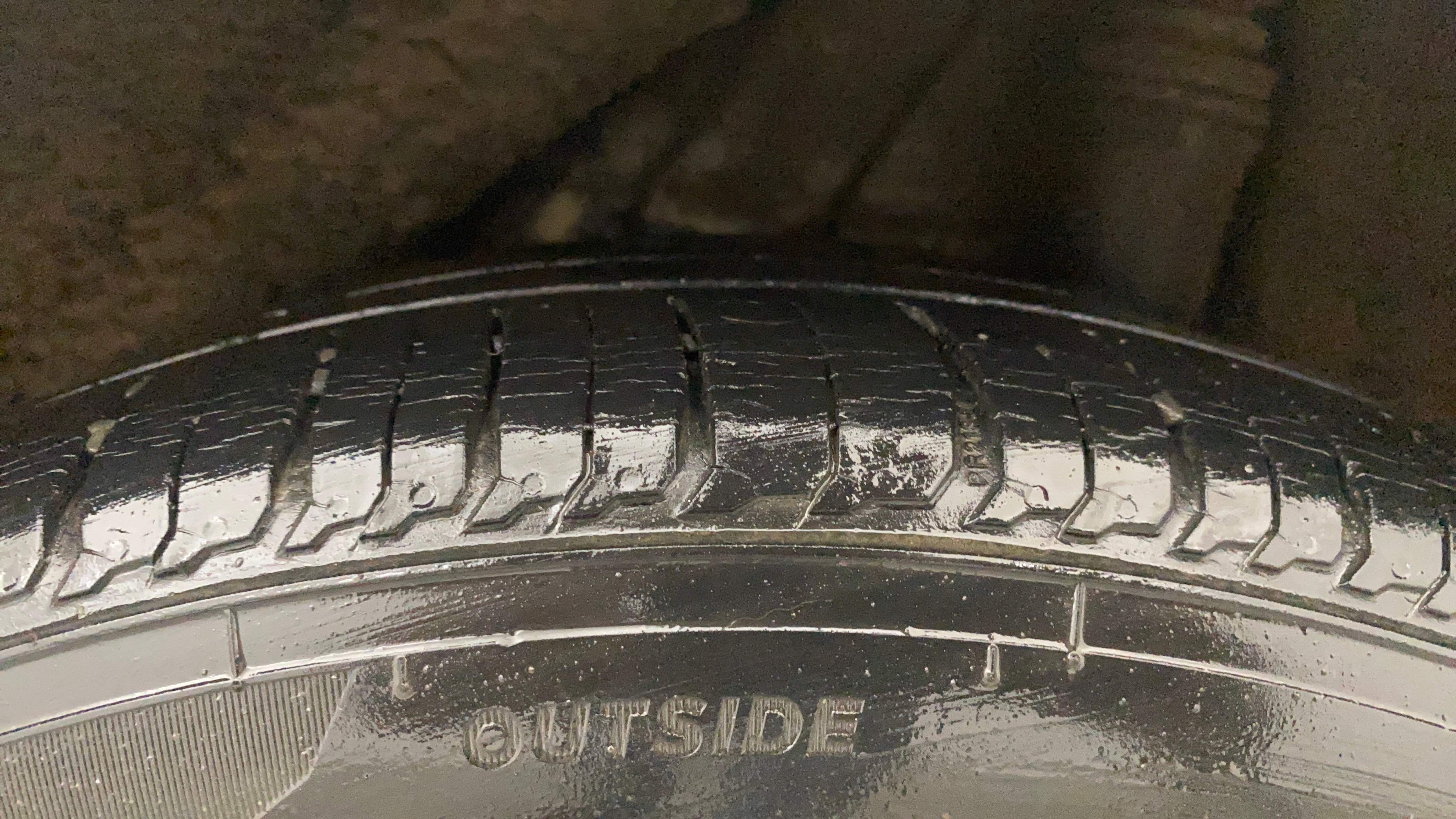 camera-Left-Rear-Tyre-Tread