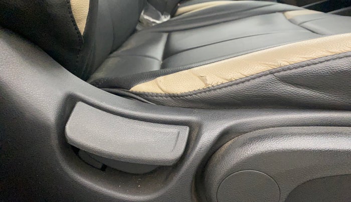 2018 Hyundai Verna 1.4 EX PETROL, Petrol, Manual, 53,546 km, Driver Side Adjustment Panel