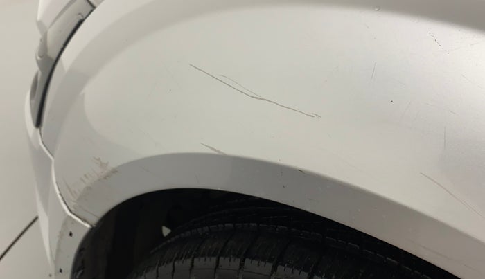 2018 Mahindra XUV500 W4, Diesel, Manual, 1,10,140 km, Left fender - Minor scratches