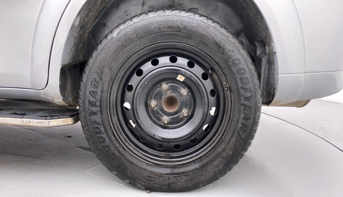 2018 Mahindra XUV500 W4, Diesel, Manual, 1,10,140 km, Left Rear Wheel