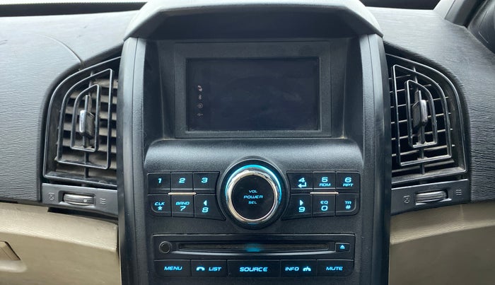 2018 Mahindra XUV500 W4, Diesel, Manual, 1,10,140 km, Infotainment System
