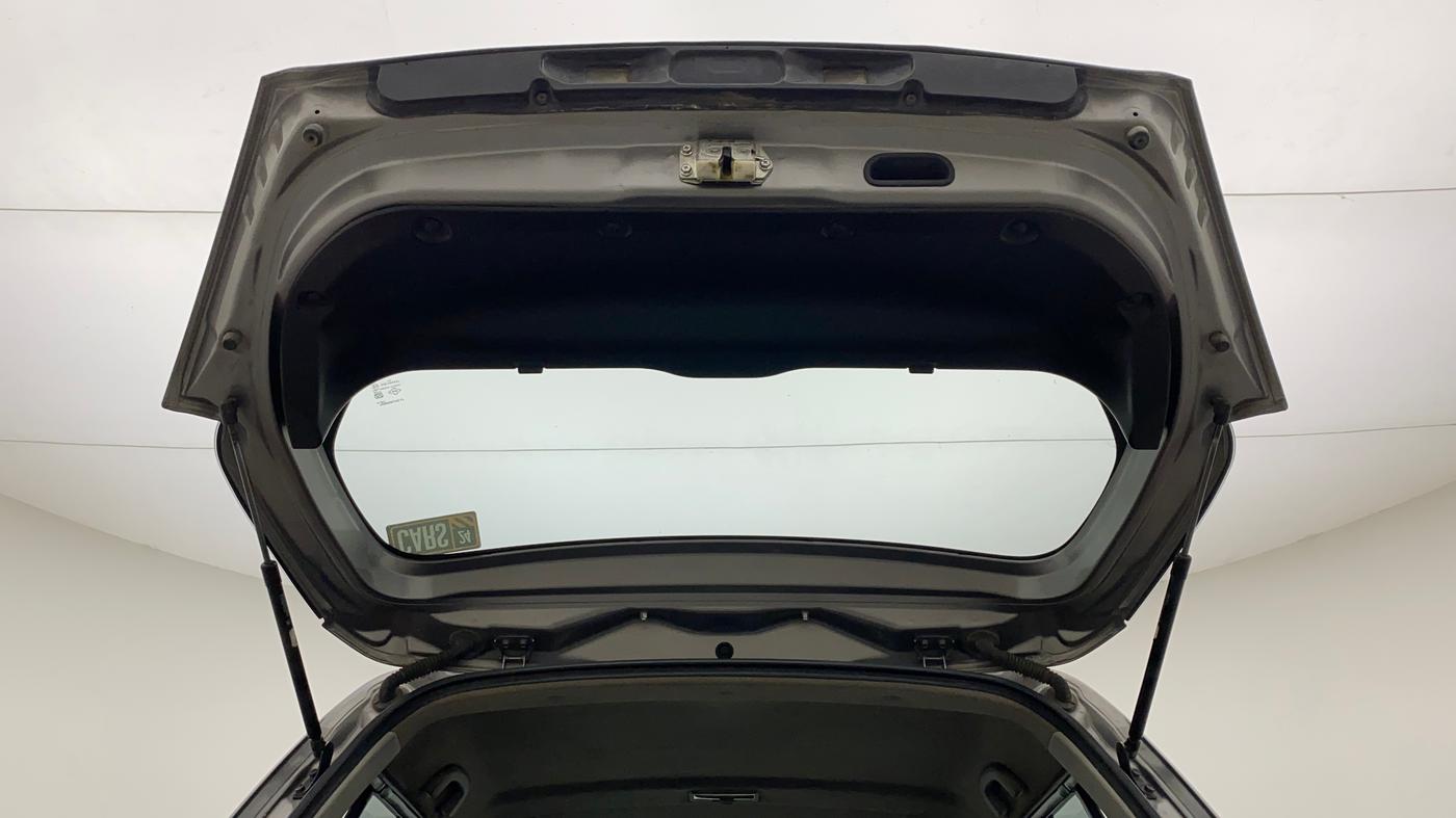2013 Maruti Swift VXI, Petrol, Manual, 99,639 km, Boot Door Open