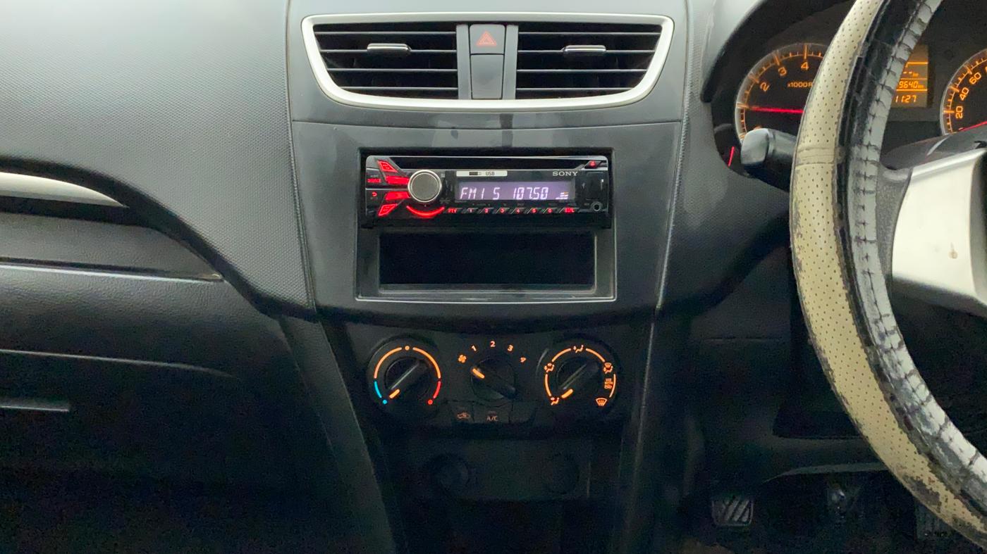 2013 Maruti Swift VXI, Petrol, Manual, 99,639 km, Air Conditioner