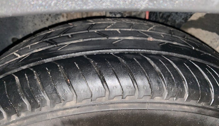 2024 Nissan MAGNITE Tekna B4D 1.0 Petrol MT, Petrol, Manual, 20,841 km, Left Front Tyre Tread