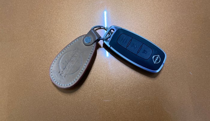 2024 Nissan MAGNITE Tekna B4D 1.0 Petrol MT, Petrol, Manual, 20,841 km, Key Close Up