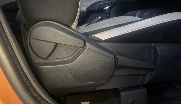 2024 Nissan MAGNITE Tekna B4D 1.0 Petrol MT, Petrol, Manual, 20,841 km, Driver Side Adjustment Panel