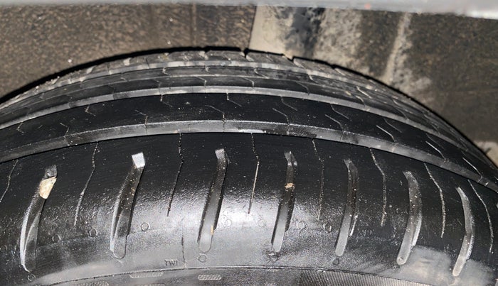 2024 Nissan MAGNITE Tekna B4D 1.0 Petrol MT, Petrol, Manual, 20,841 km, Left Rear Tyre Tread