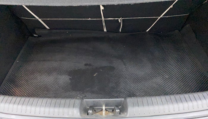 2013 Hyundai i20 MAGNA (O) 1.2, Petrol, Manual, 84,998 km, Boot Inside