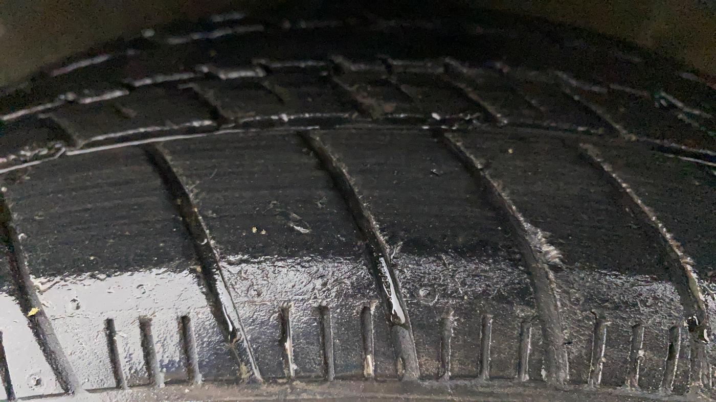 2013 Hyundai i20 MAGNA (O) 1.2, Petrol, Manual, 84,998 km, Left Front Tyre Tread
