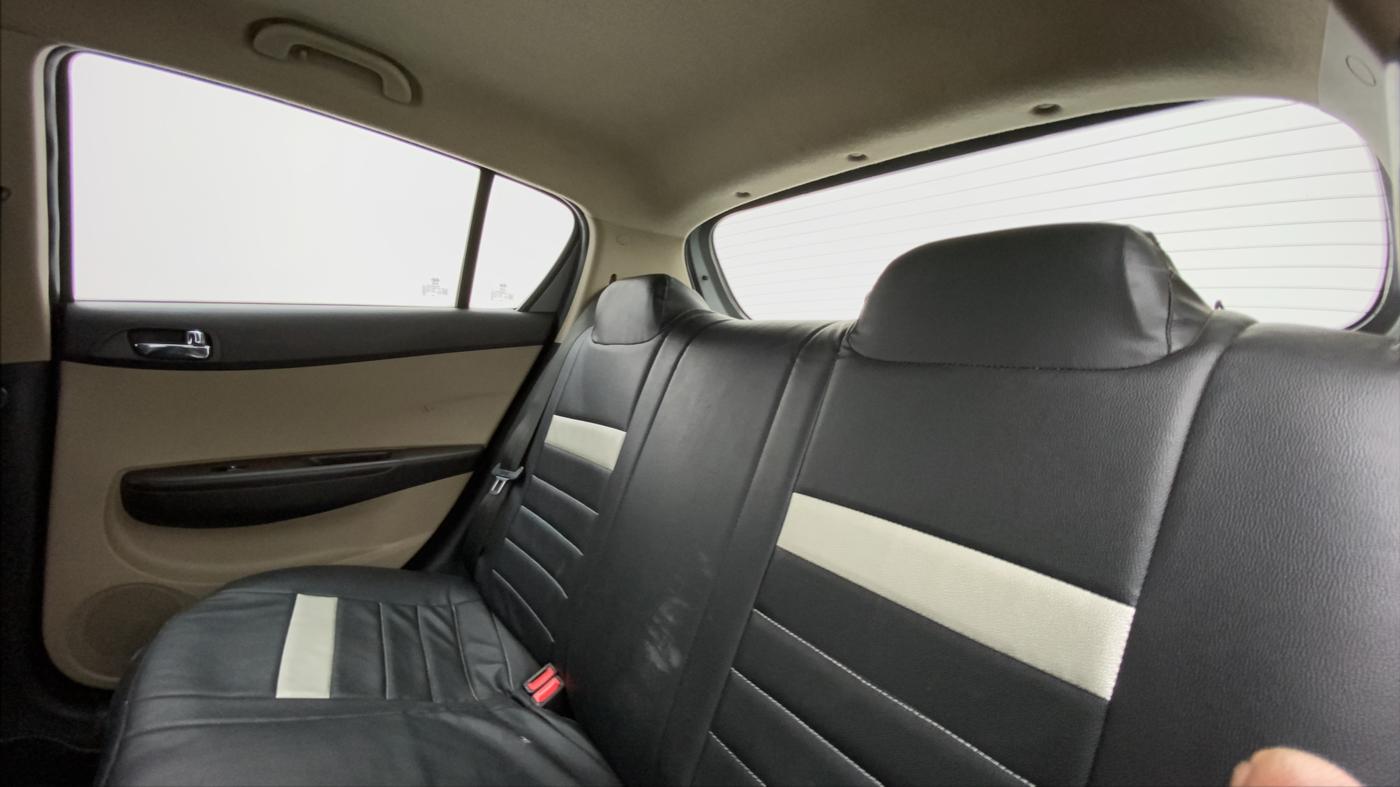 2013 Hyundai i20 MAGNA (O) 1.2, Petrol, Manual, 84,998 km, Right Side Rear Door Cabin