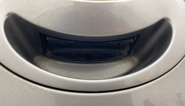 2013 Hyundai i20 MAGNA (O) 1.2, Petrol, Manual, 84,998 km, Lock system - Boot door not opening through lever