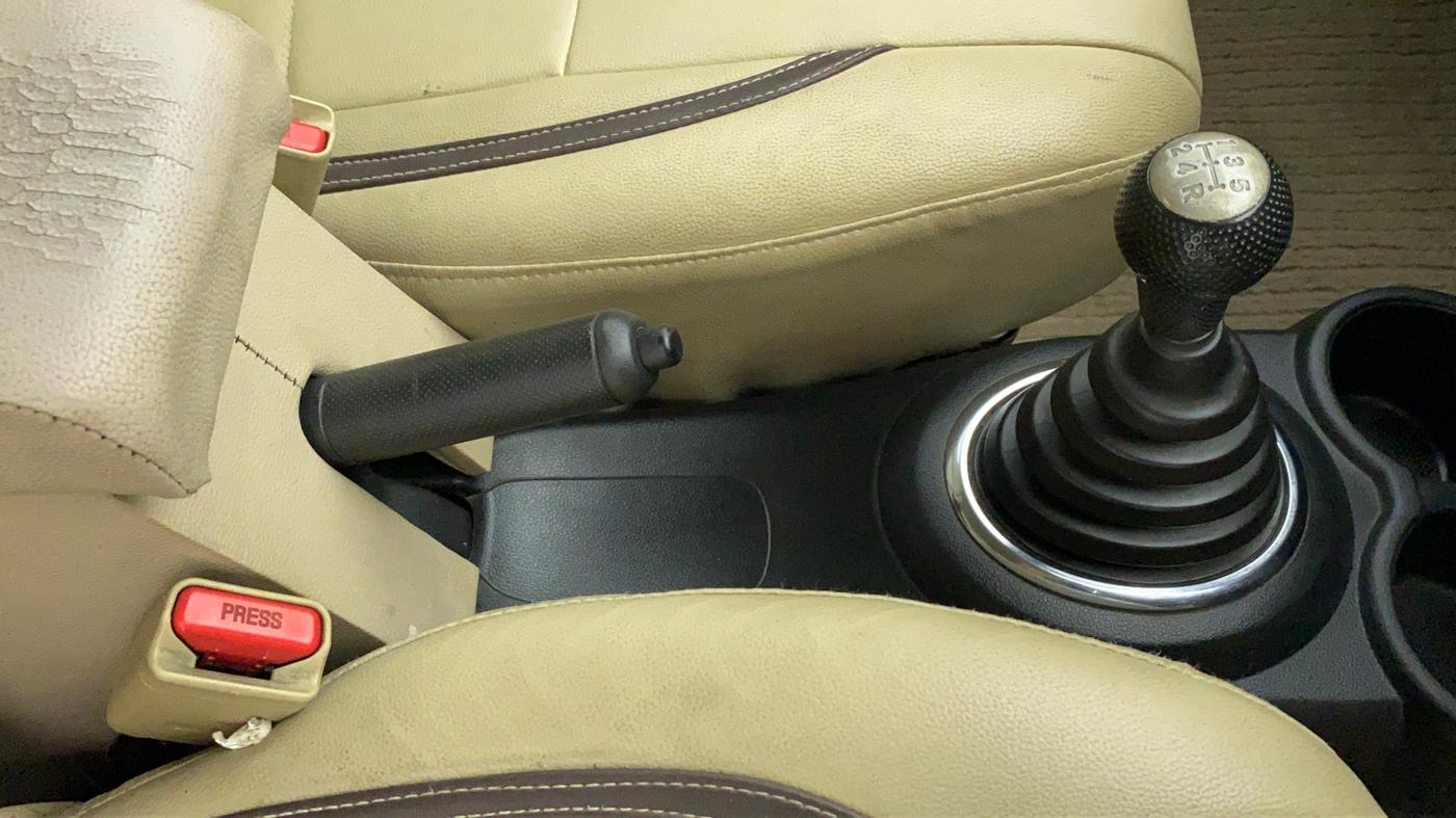 2015 Honda Brio VX MT, Petrol, Manual, 71,660 km, Gear Lever